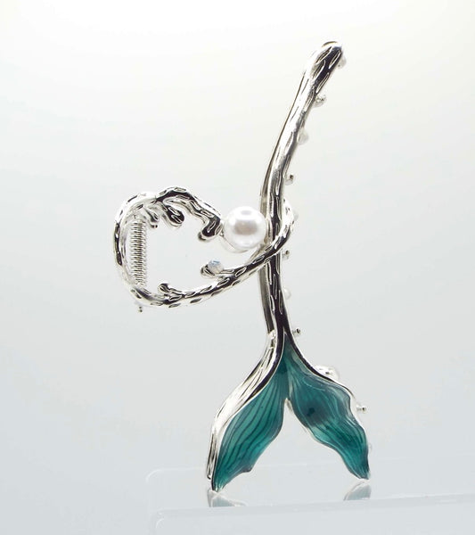 The Mermaid’s Grace – Silver Tail & Pearl Claw Clip